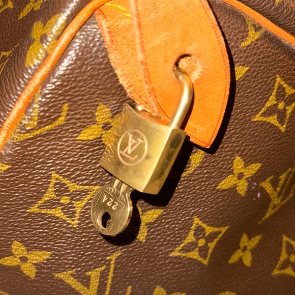 LV Lock & Key #224 🤎 - Picture 1 of 1
